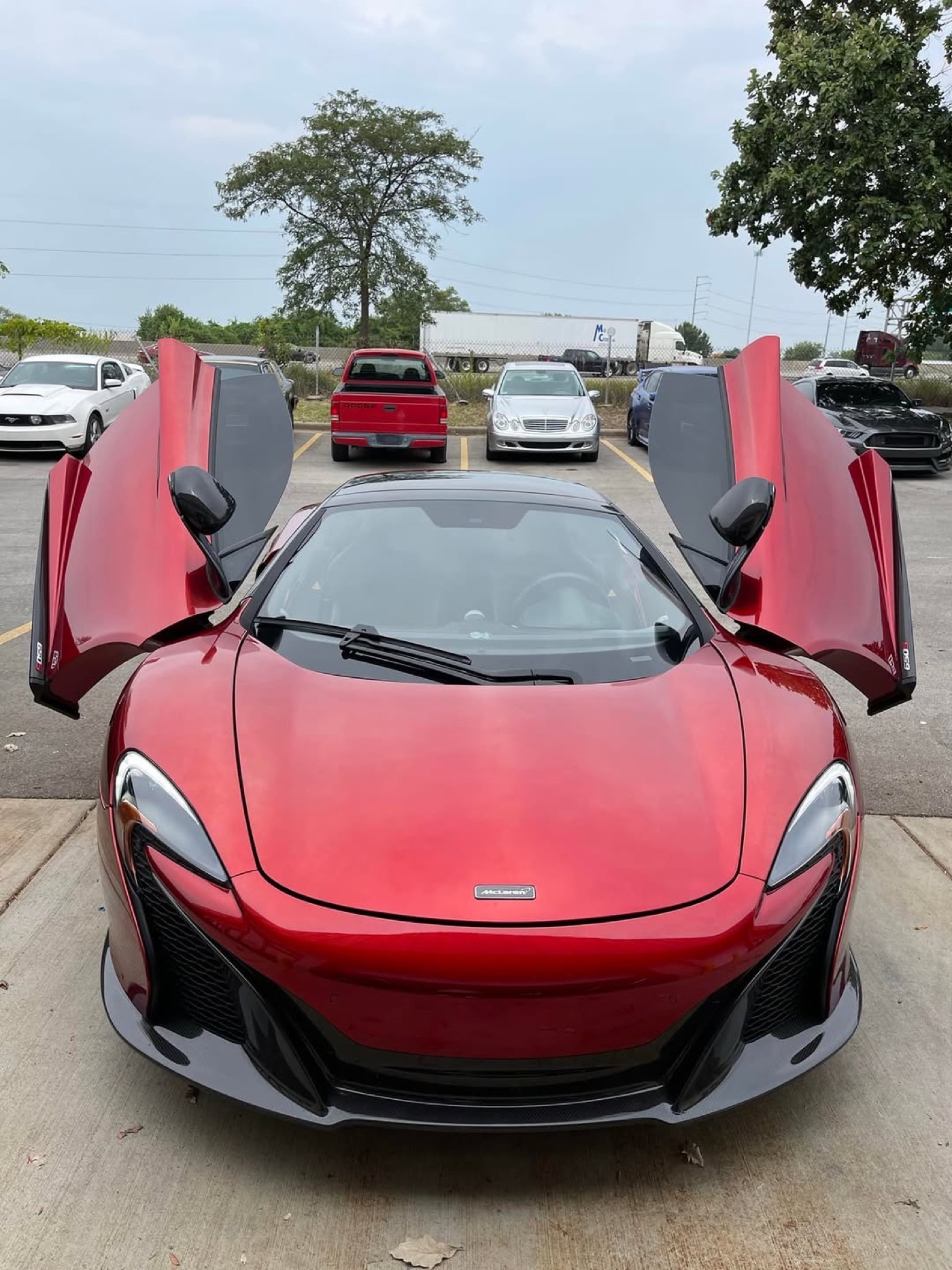 McLaren 650S with doors up