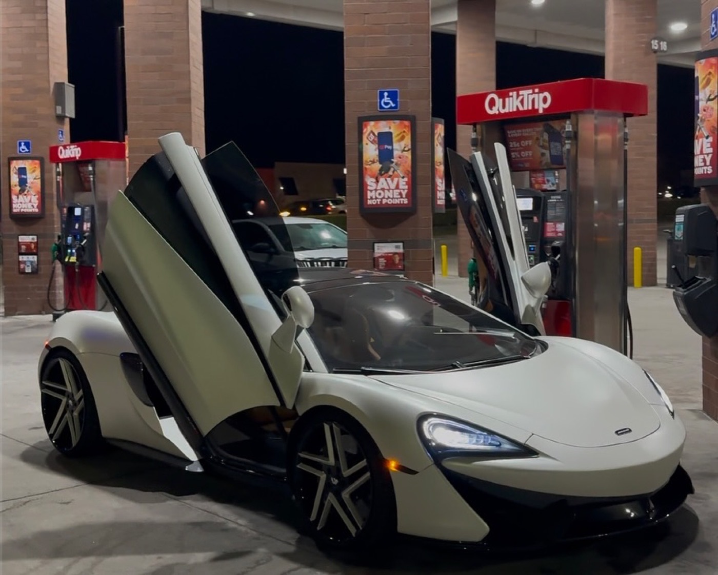 McLaren 570S in satin pearl white